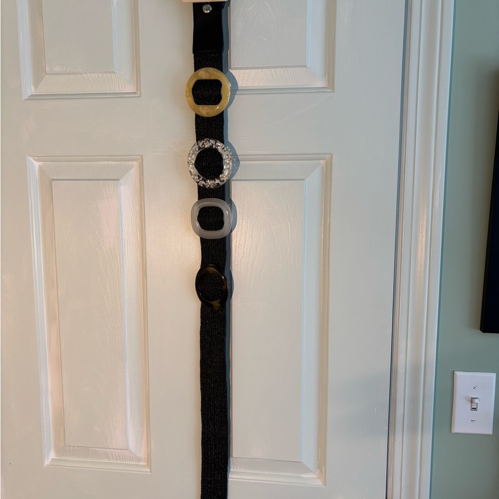 Stretchy Black belt and multiple buckle options